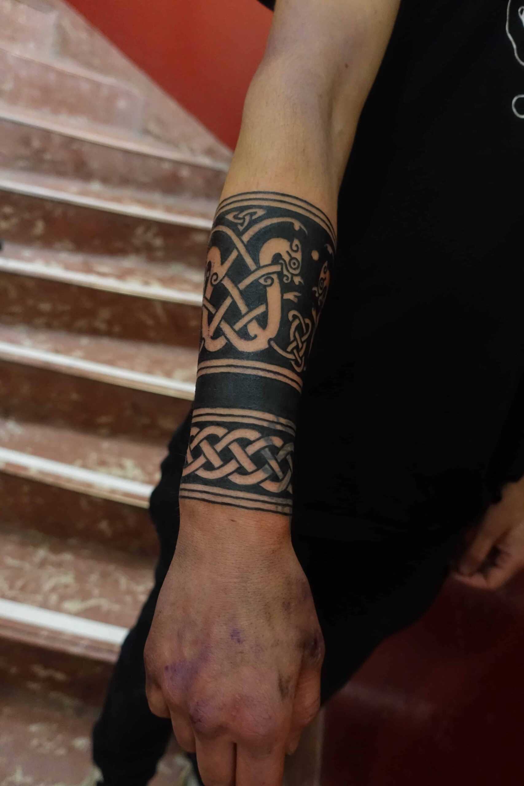 92 Authentic Irish Celtic Tattoos Knot, Trinity, Harp, Band | Wrist tattoos  for guys, Armband tattoo design, Arm band tattoo